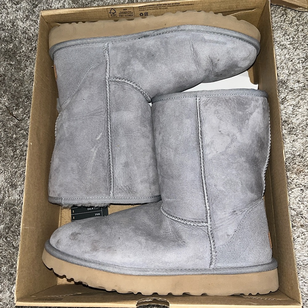 UGG Classic Short II purple/greyish color size 10 women’s gently used